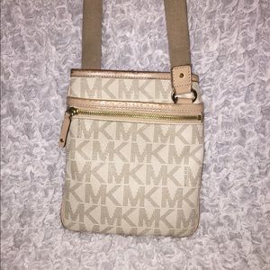 Michael Kors hand bag